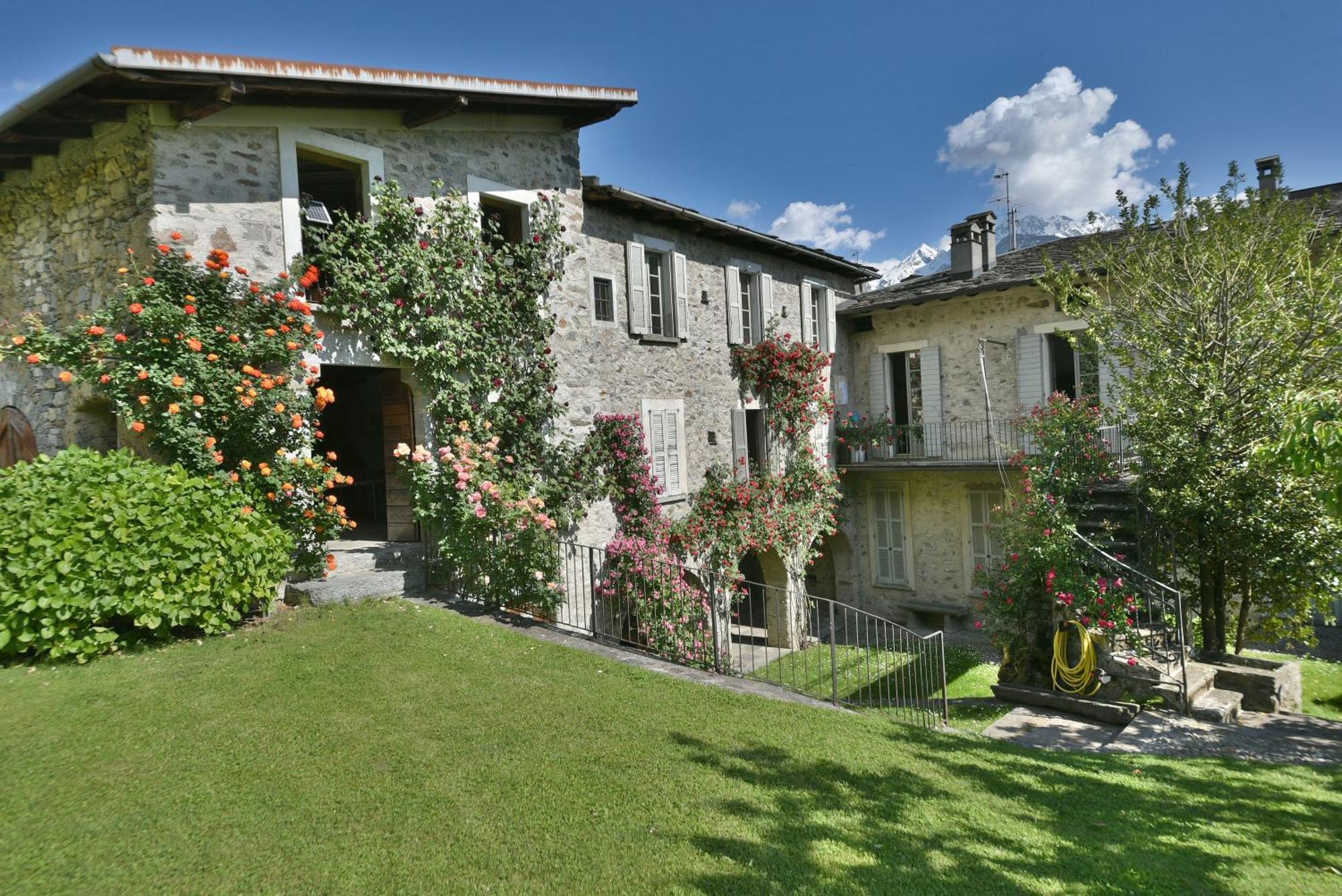 Piano Nobile Al Roseto Del Drago Villa San Bernardo  Bagian luar foto